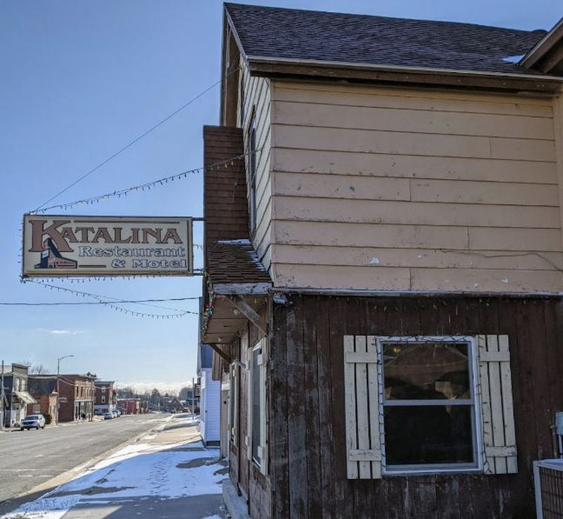 Tinas Katalina (Katalina Motel and Cafe) - Web Listing (newer photo)